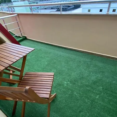Esperanto 402 Large Sunny Apartment