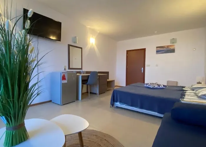 Esperanto 402 Large Sunny Apartment *