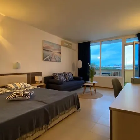 Apartman Esperanto 402 Large Sunny